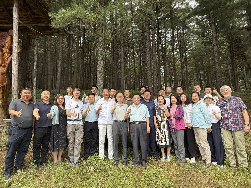 2025.7.25李玉院士团队及俄罗斯莫斯科大学生物系教授来到杉芝源参观指导